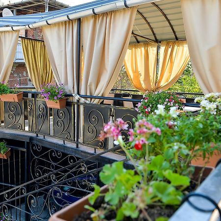 Bibi Hotel Kutaisi Luaran gambar