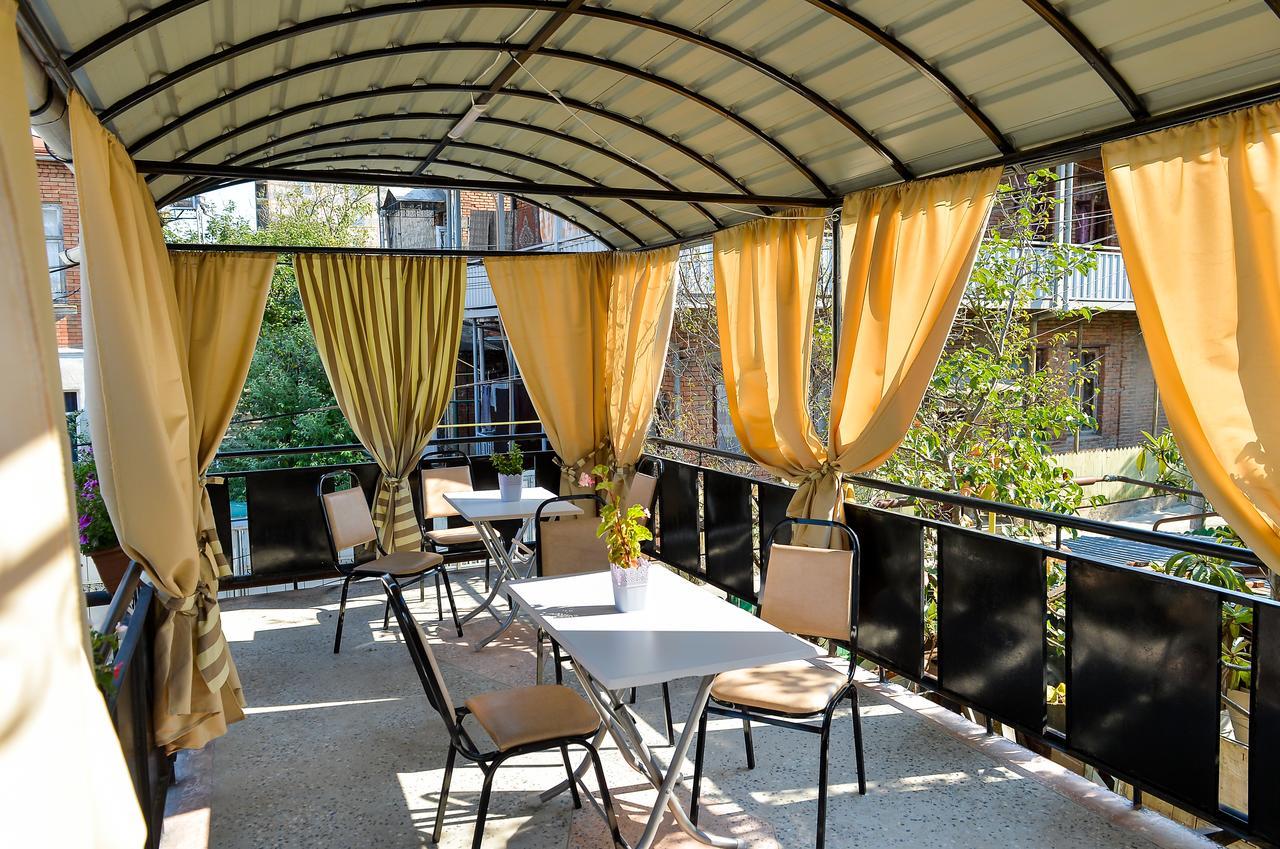 Bibi Hotel Kutaisi Luaran gambar