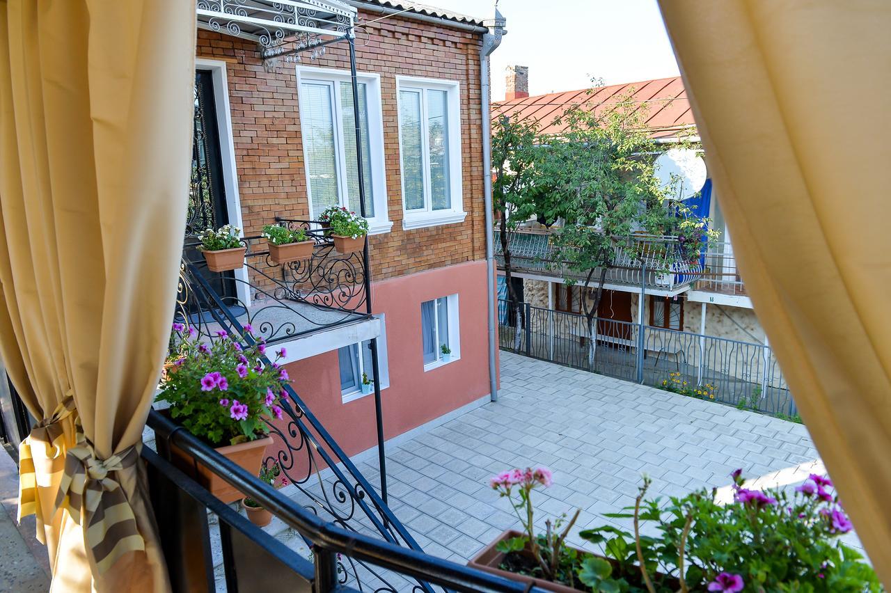 Bibi Hotel Kutaisi Luaran gambar