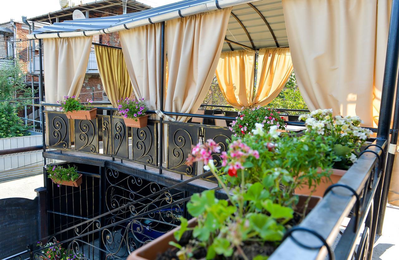 Bibi Hotel Kutaisi Luaran gambar
