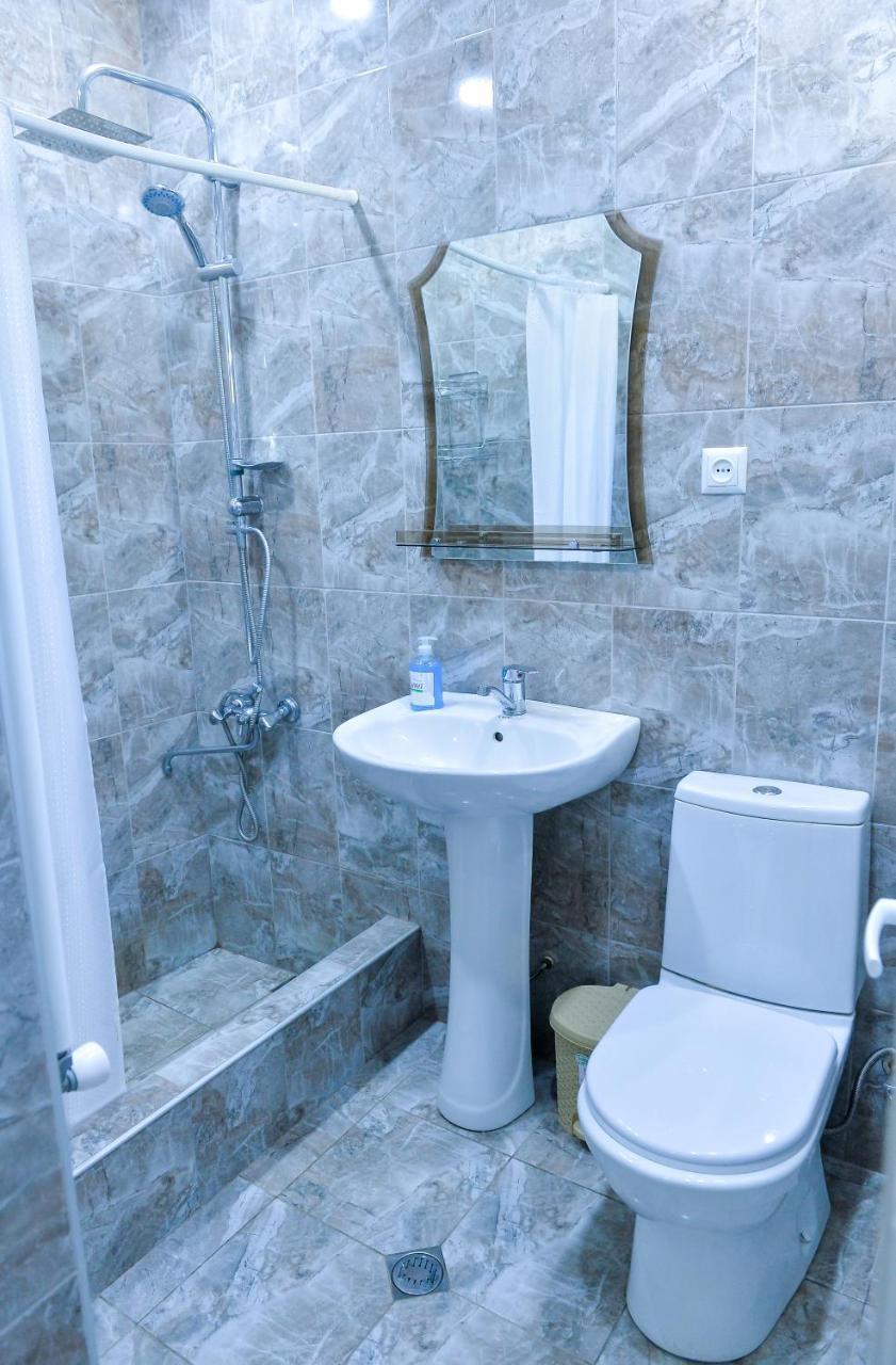 Bibi Hotel Kutaisi Luaran gambar