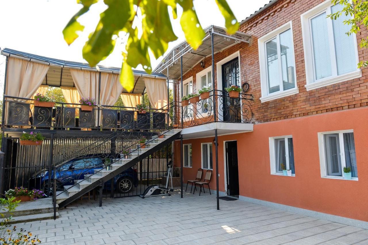 Bibi Hotel Kutaisi Luaran gambar
