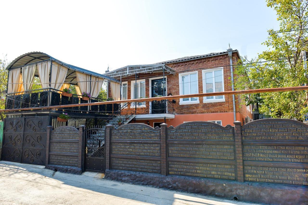 Bibi Hotel Kutaisi Luaran gambar